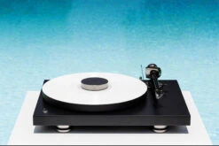Pro-Ject Debut PRO Turntable 20 Pro-Ject Debut PRO Turntable -Electronic Audio Store Debut PRO 12