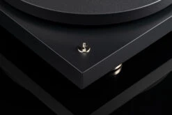 Pro-Ject Debut PRO Turntable 22 Pro-Ject Debut PRO Turntable -Electronic Audio Store Debut PRO lifestyle gallery 10