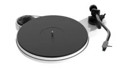 Pro-Ject RPM 3 Carbon Manual Turntable With Curved Tonearm & Sumiko Moonstone Cartridge 13 Pro-Ject RPM 3 Carbon Manual Turntable With Curved Tonearm & Sumiko Moonstone Cartridge -Electronic Audio Store RPM 3 Carbon White Amethyst