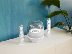 Harman Kardon SoundSticks 4 Bluetooth Wireless 2.1 Speaker System -Electronic Audio Store eyJ3IjoyMDQ4LCJoIjoyMDQ4LCJzY29wZSI6ImFwcCJ9