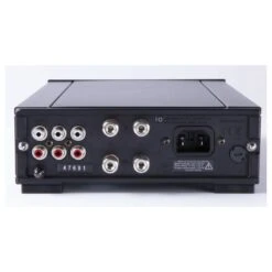 REGA IO Integrated Amplifier 10 REGA IO Integrated Amplifier -Electronic Audio Store flames 4