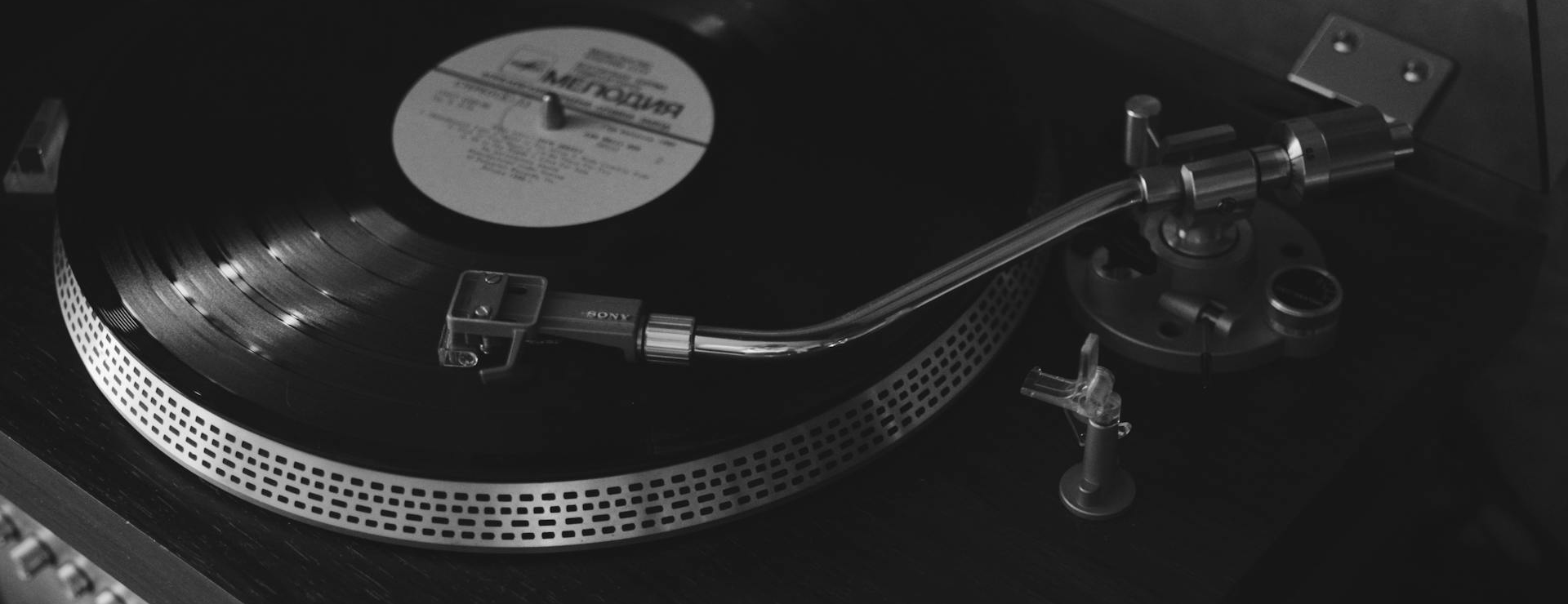 Electronic Audio Store 3 Electronic Audio Store -Electronic Audio Store pexels irina p 225422935 12302447