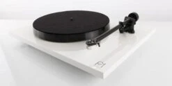 Rega Planar 1 Turntable With RB110 Tonearm And Carbon MM Cartridge -Electronic Audio Store planar 1 gallery 6