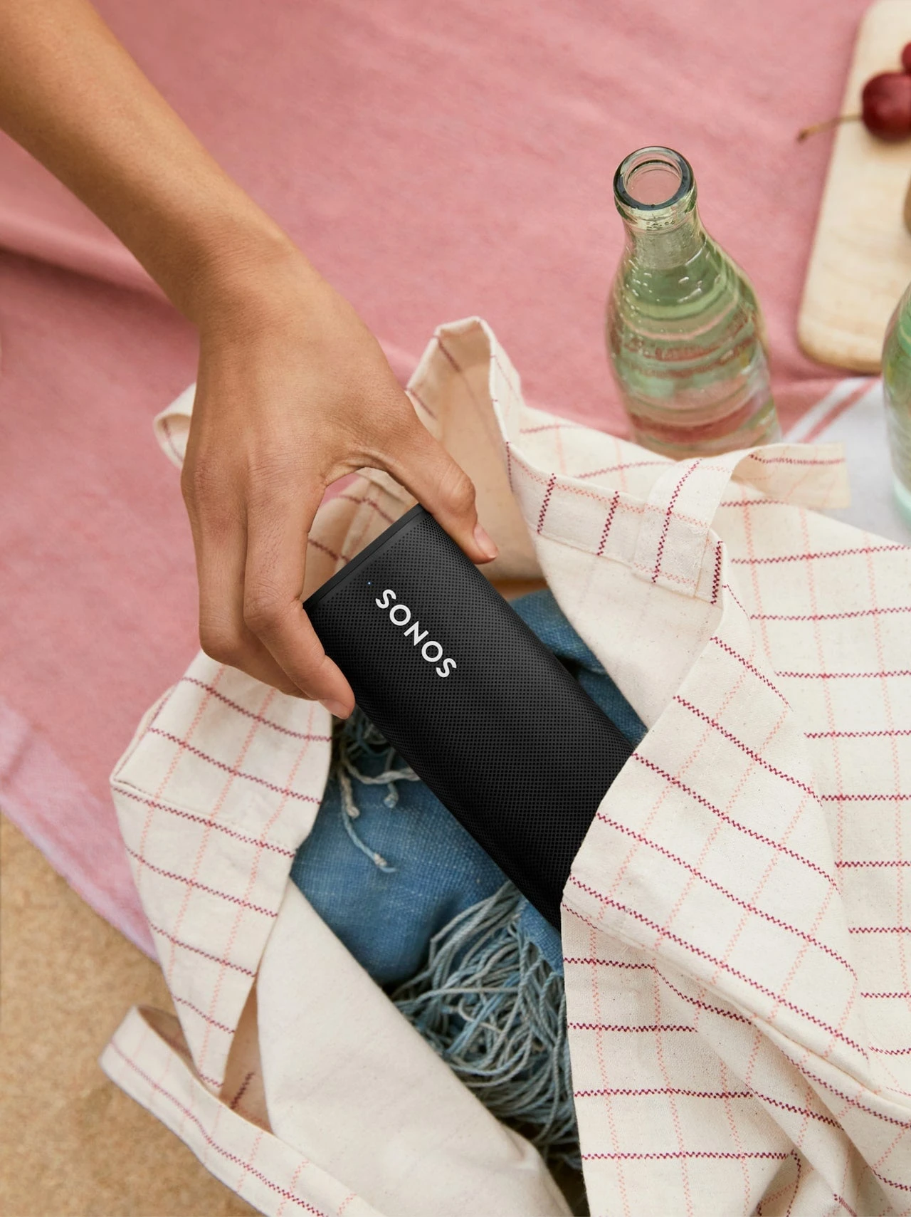 Sonos Roam Portable Speaker & Wireless Charger Set 5 Sonos Roam Portable Speaker & Wireless Charger Set - Image 3