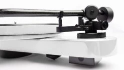 Pro-Ject RPM 3 Carbon Manual Turntable With Curved Tonearm & Sumiko Moonstone Cartridge 18 Pro-Ject RPM 3 Carbon Manual Turntable With Curved Tonearm & Sumiko Moonstone Cartridge -Electronic Audio Store rpm 3 carbon 7 product