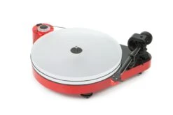 Pro-Ject RPM 5 Carbon Turntable With Sumiko Amethyst Cartridge -Electronic Audio Store rpm 5 carbon 2